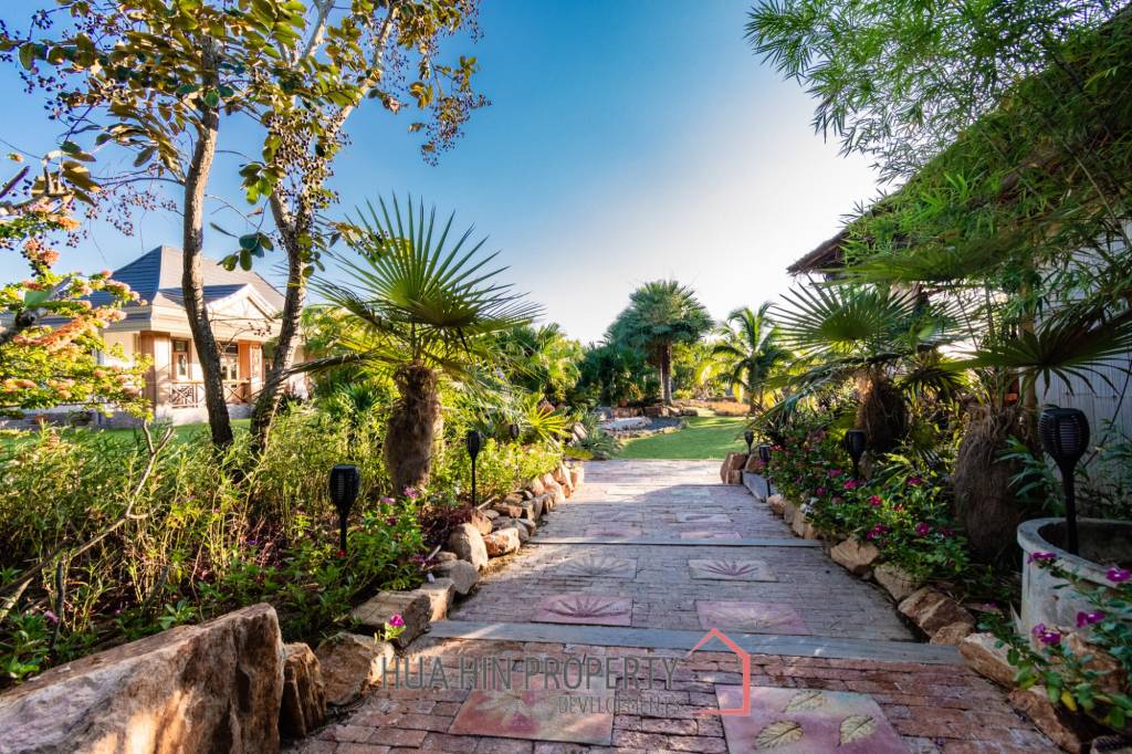 Luxurious 3-Bed Villa with Pool in Hua Hin