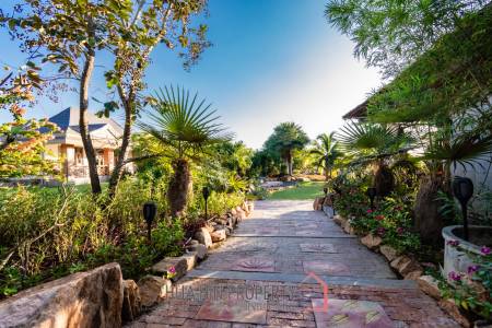 Luxurious 3-Bed Villa with Pool in Hua Hin