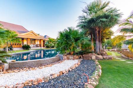 Luxurious 3-Bed Villa with Pool in Hua Hin