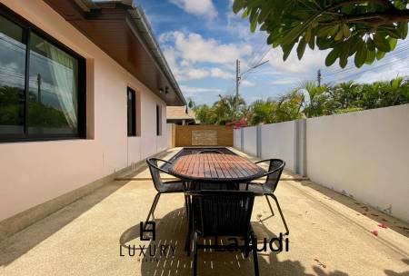 Preiswerte 4 Schlafzimmer Pool Villa in Stadtnähe