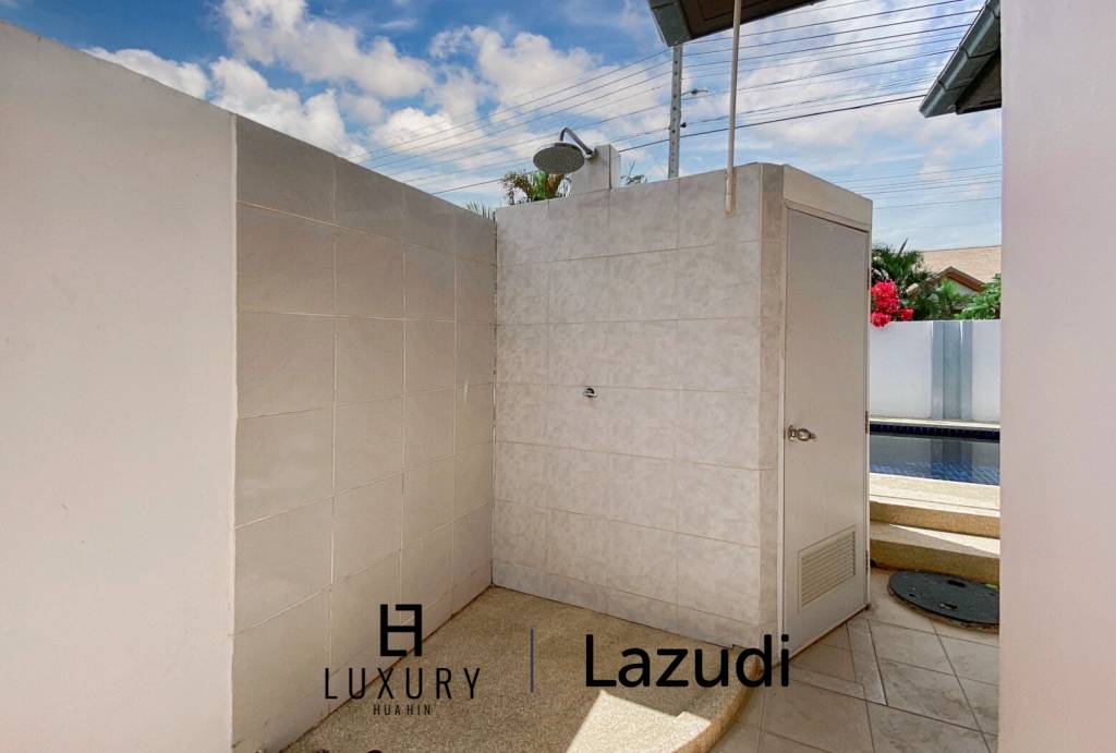 Preiswerte 4 Schlafzimmer Pool Villa in Stadtnähe