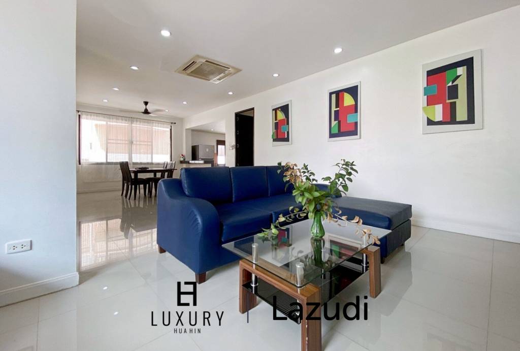 Preiswerte 4 Schlafzimmer Pool Villa in Stadtnähe