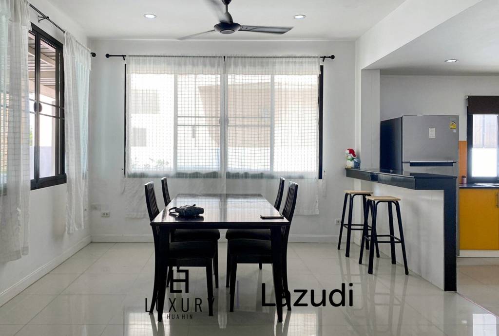 Preiswerte 4 Schlafzimmer Pool Villa in Stadtnähe