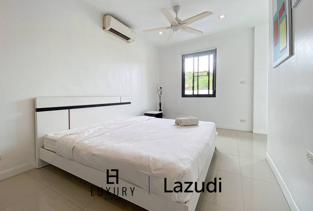 Preiswerte 4 Schlafzimmer Pool Villa in Stadtnähe