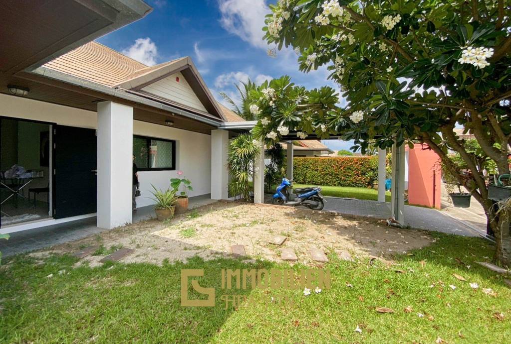 Hua Hin Hill Village 2: 3 Schlafzimmer Villa in Stadtnähe