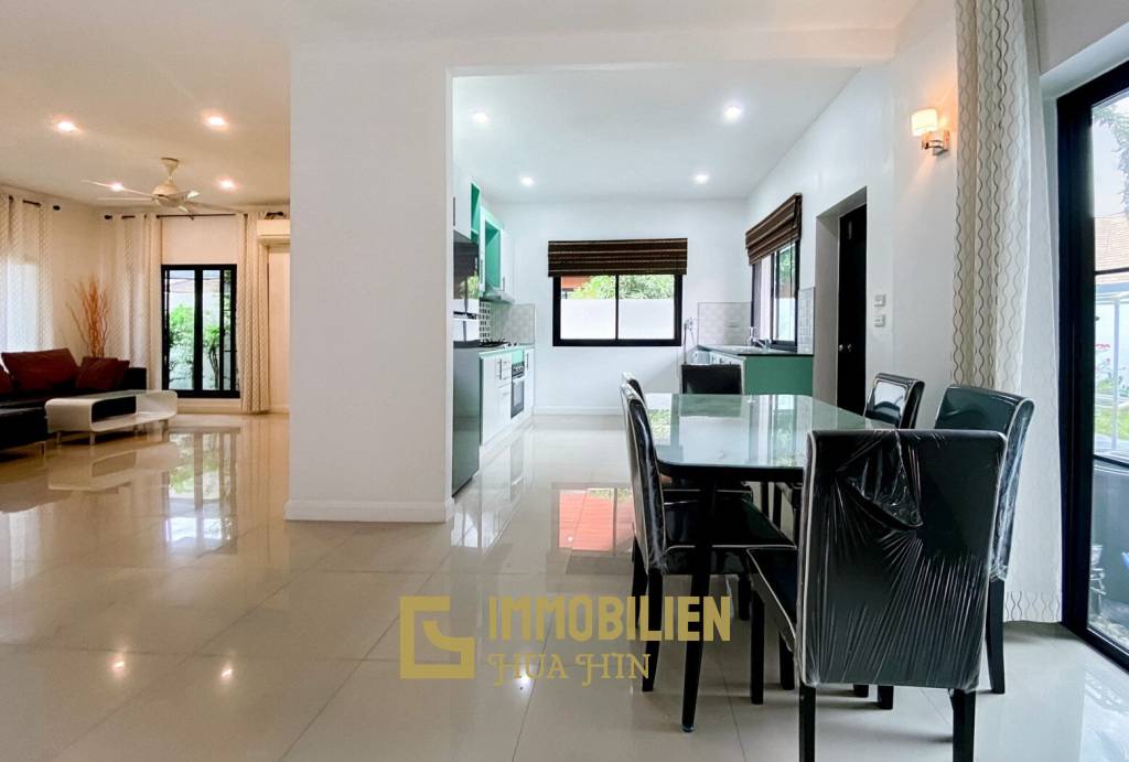 Hua Hin Hill Village 2: 3 Schlafzimmer Villa in Stadtnähe