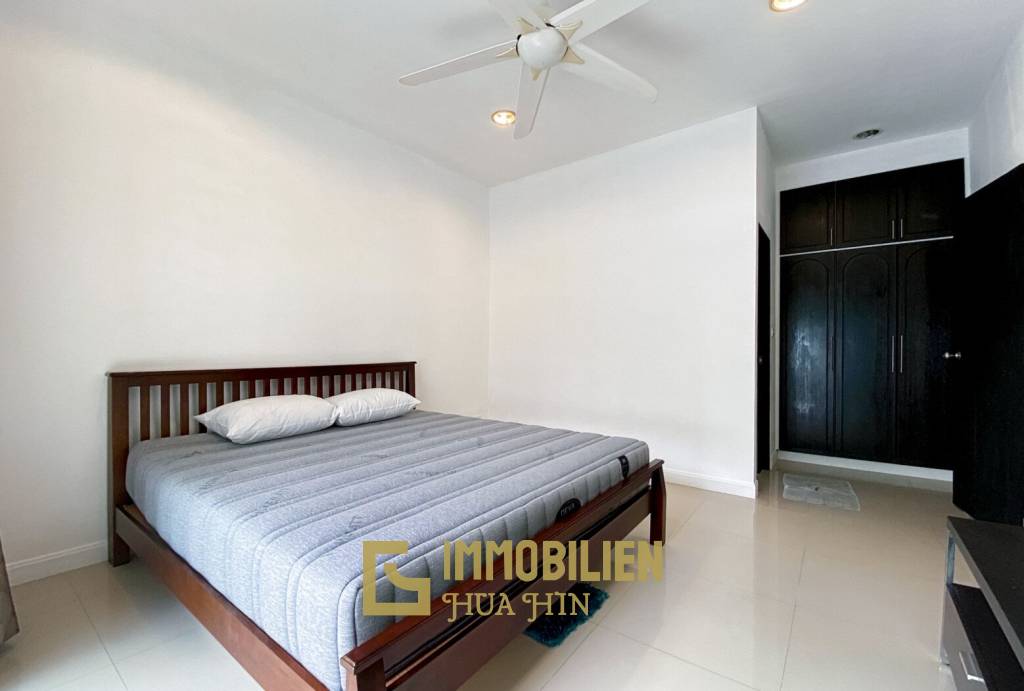 Hua Hin Hill Village 2: 3 Schlafzimmer Villa in Stadtnähe
