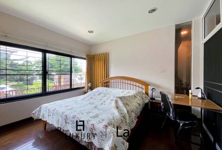 Hua Hin Hill Village 2 : 3 Bed Pool Villa On Soi 102