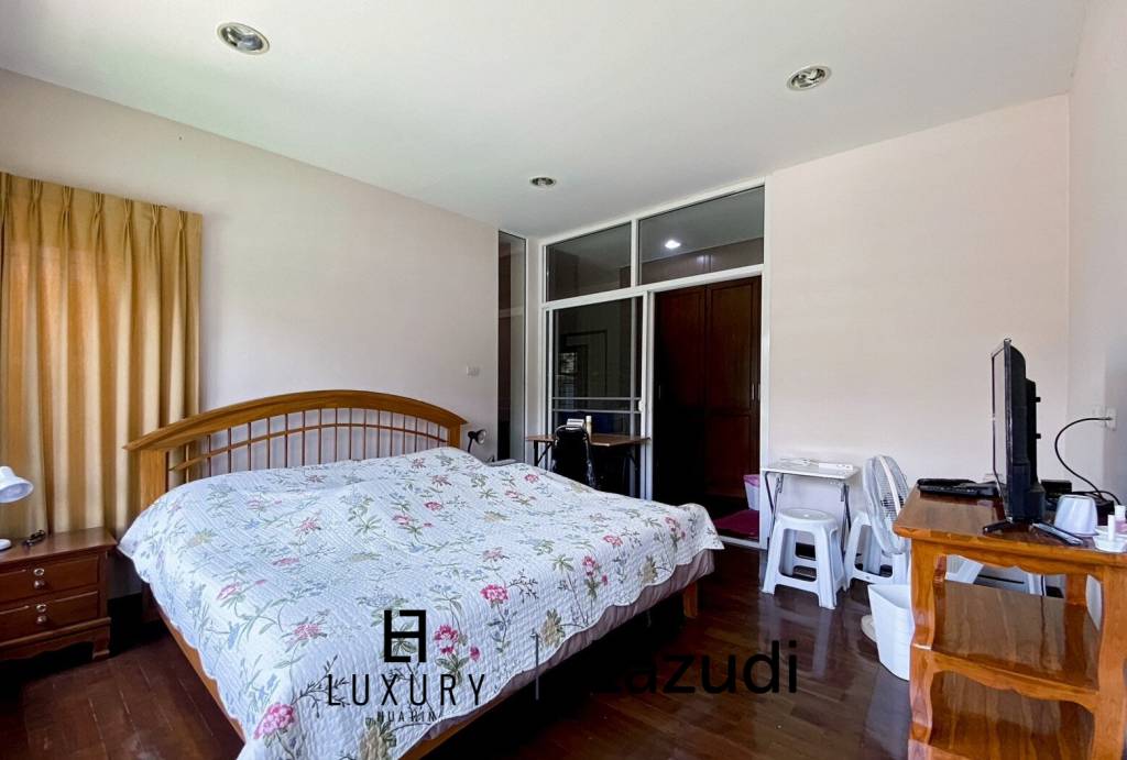 Hua Hin Hill Village 2 : 3 Bed Pool Villa On Soi 102