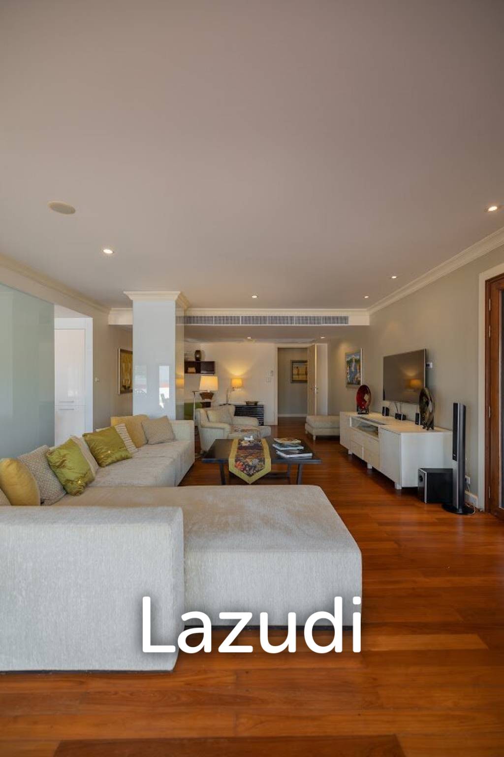 DUSIT THANI : Luxurious 4  Bed Beachfront Condo