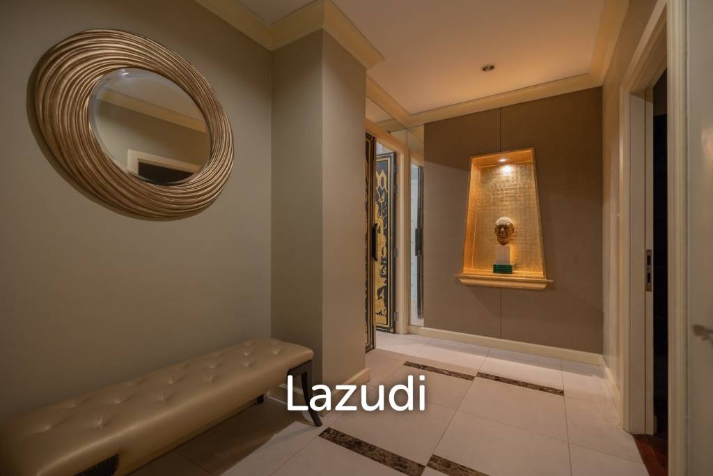 DUSIT THANI : Luxurious 4  Bed Beachfront Condo