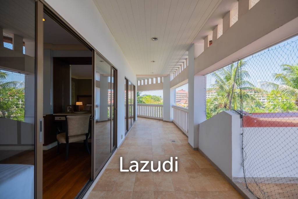 DUSIT THANI : Luxurious 4  Bed Beachfront Condo