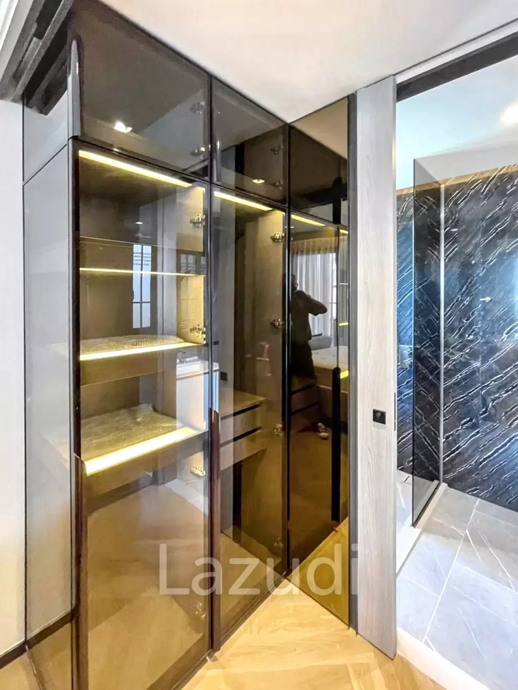 1 Bed 1 Bath 30 SQ.M The Reserve Sukhumvit 61