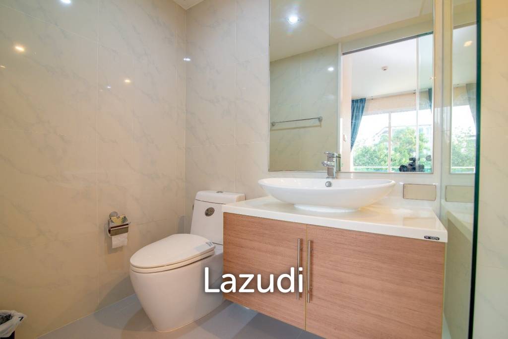 Beachfront : 2 Bedroom, My Resort Condo