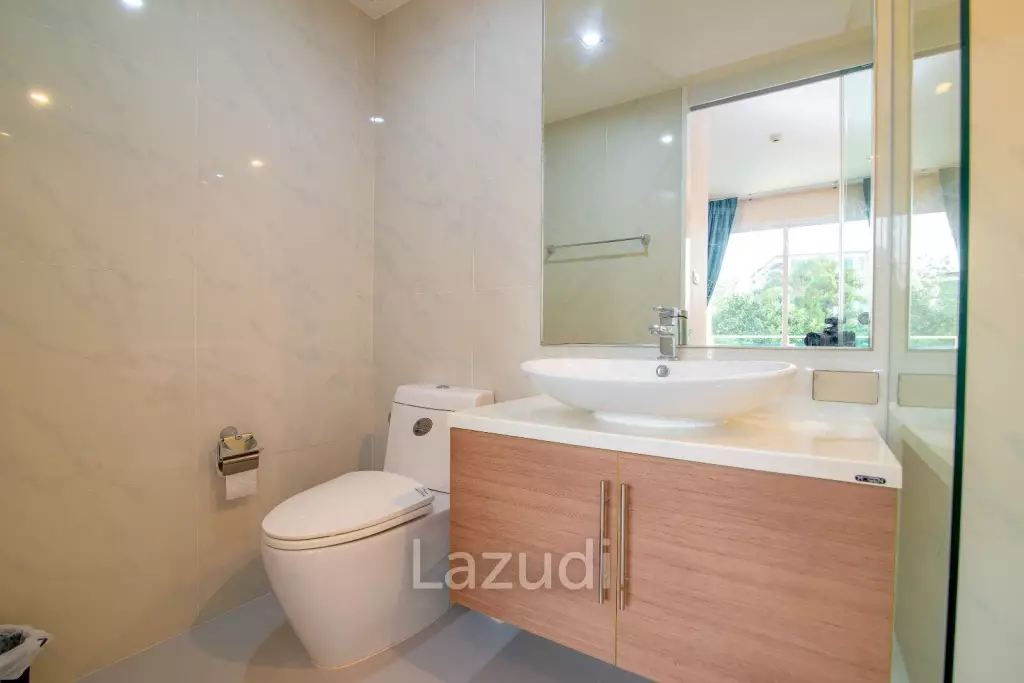 Beachfront : 2 Bedroom, My Resort Condo