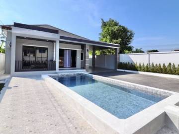 Pool Villa in Huay Yai For Sale