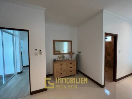 1,328 qm 3 Bett 3 Bad Villa Für Verkauf