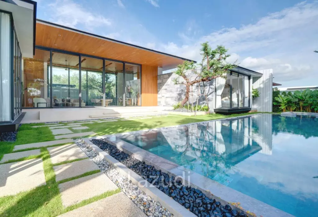 4 Bed 5 Bath 483 SQ.M Botanica Forestique
