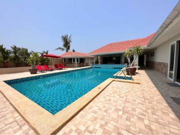 4 Bed 450 SQ.M Detached House Near Sak Nok Lake