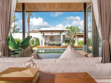 6 Bed 8 Bath 1,635 SQ.M Botanica Grand Avenue