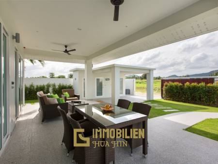 Baan Phu Thara Mountainside Neubauprojekt: Luxuriöse Pool Villen mit 3 Schlafzimmern auf großen Grundstücken