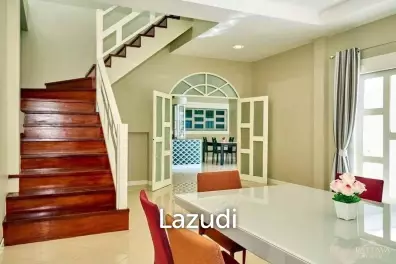 5 Beds 6 Baths Villa on 728 SQ.M in Pratumnak