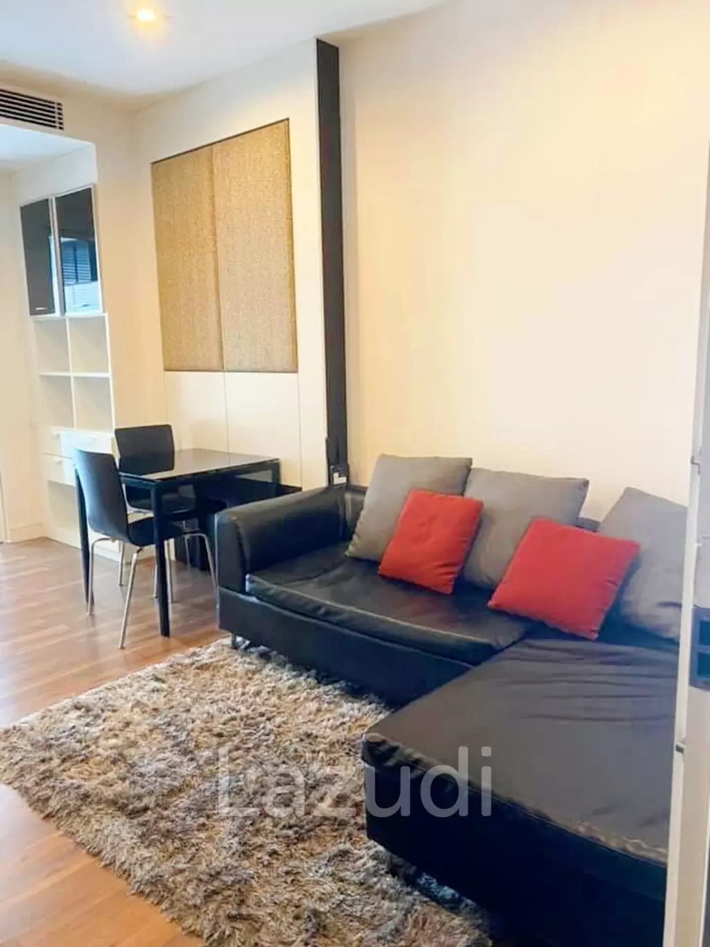 1 Bed 1 Bath 47 SQ.M The Room Sukhumvit 62