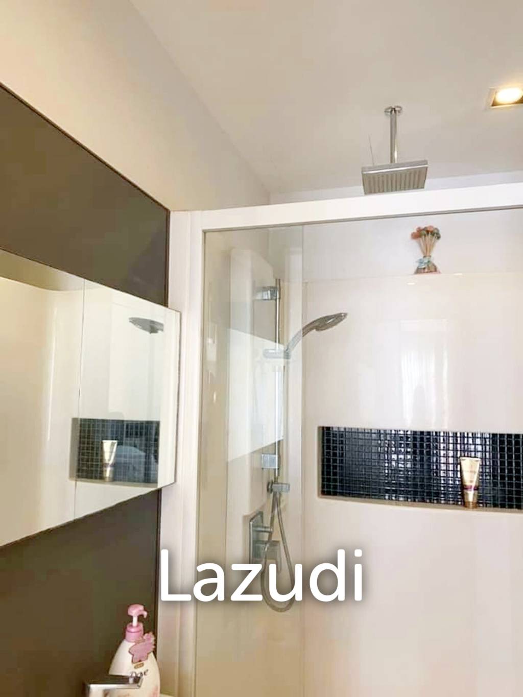 1 Bed 1 Bath 47 SQ.M The Room Sukhumvit 62