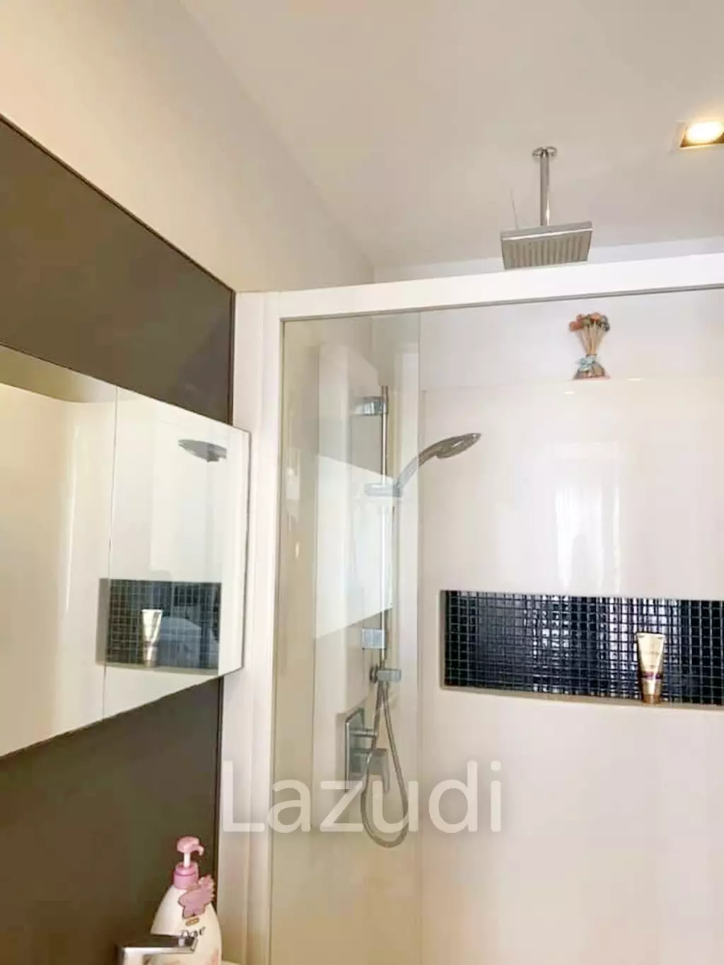 1 Bed 1 Bath 47 SQ.M The Room Sukhumvit 62