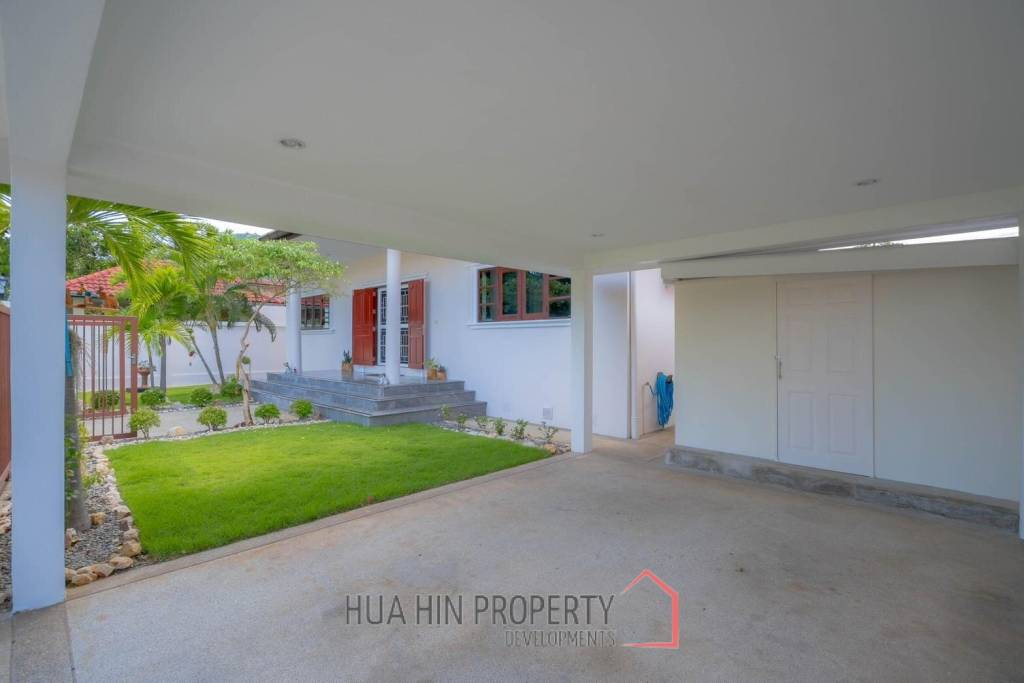 GOLF VILLAGE : 3 bed great value pool villa