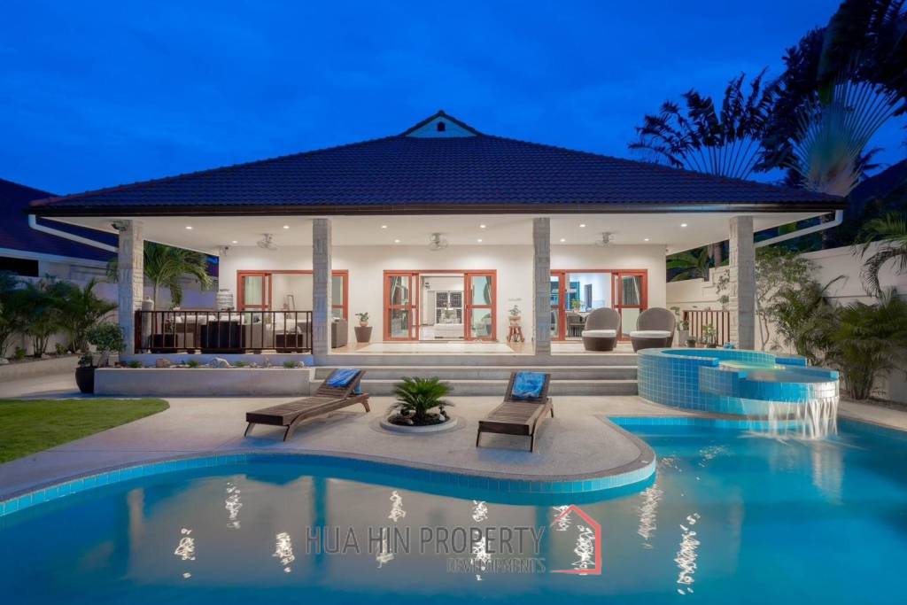 GOLF VILLAGE : 3 bed great value pool villa