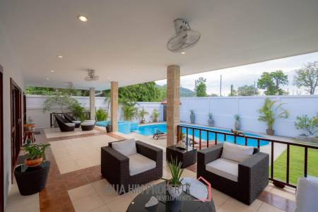 GOLF VILLAGE : 3 bed great value pool villa