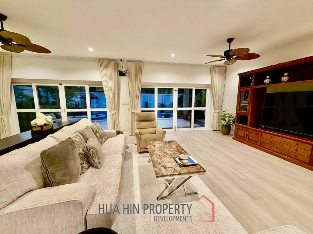 GOLF VILLAGE : 3 bed great value pool villa