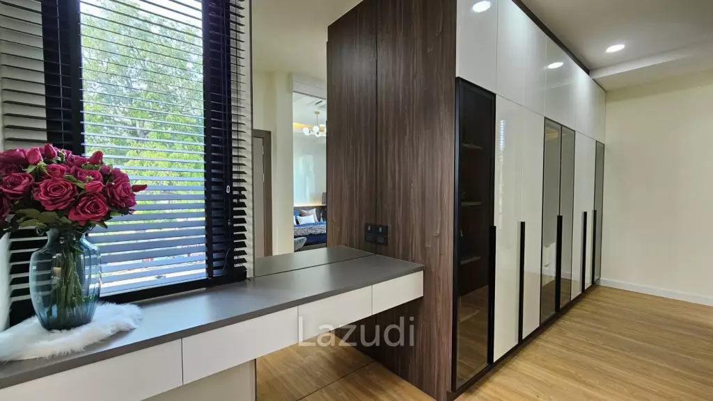 4 Bed 4 Bath 240 SQ.M. Tamaraind Village