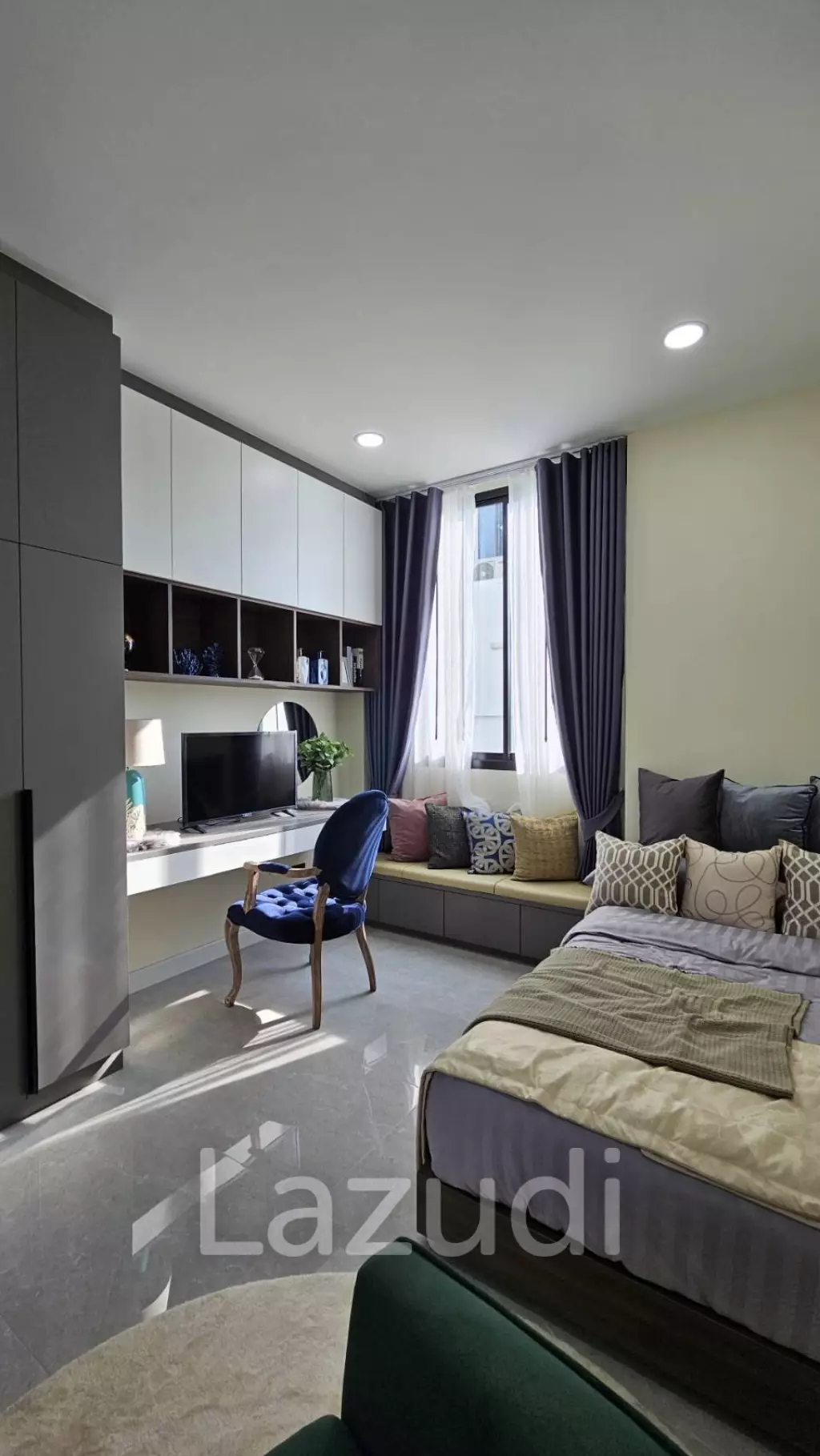 4 Bed 4 Bath 240 SQ.M. Tamaraind Village