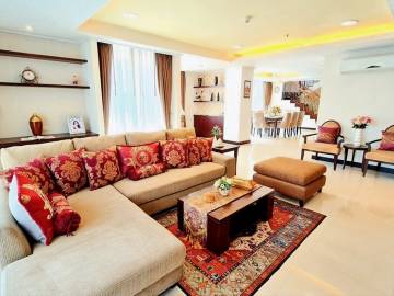 4 Bed 4 Bath 482 SQ.M Piyathip Place