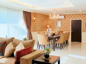 4 Bed 4 Bath 650 SQ.M Piyathip Place