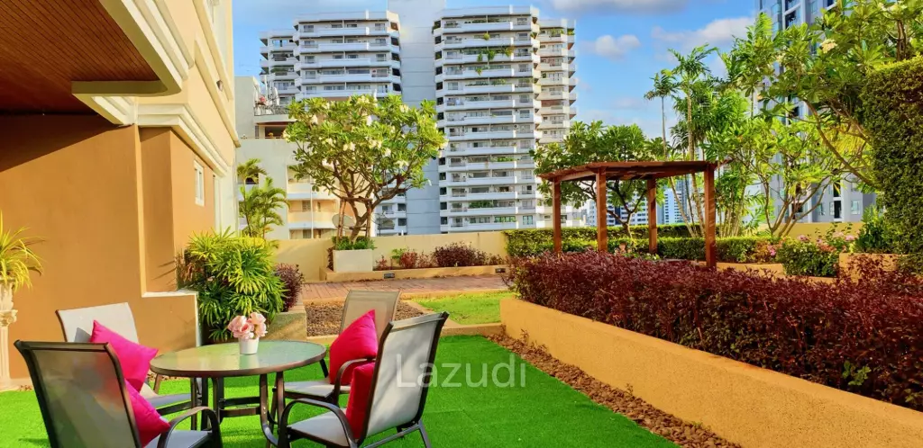4 Bed 4 Bath 650 SQ.M Piyathip Place