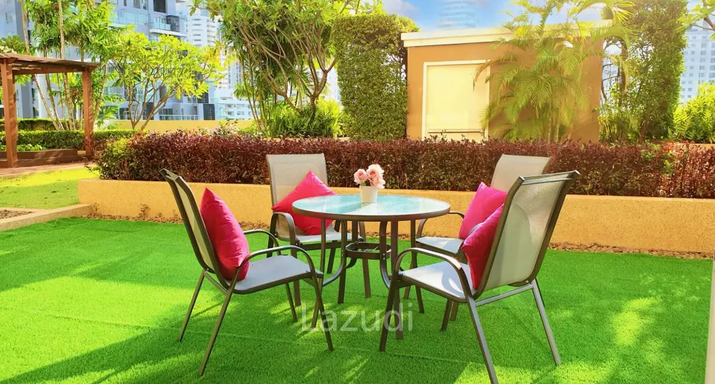 4 Bed 4 Bath 650 SQ.M Piyathip Place