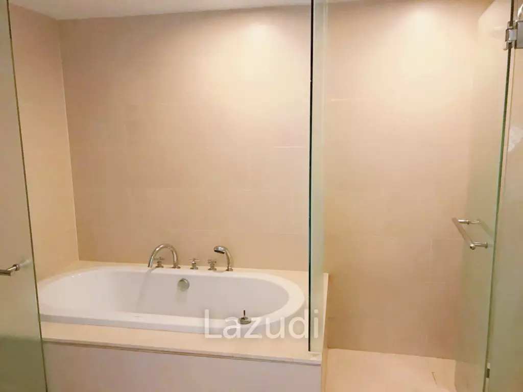 1 Bed 1 Bath 68 SQ.M Sathorn Prime Residence