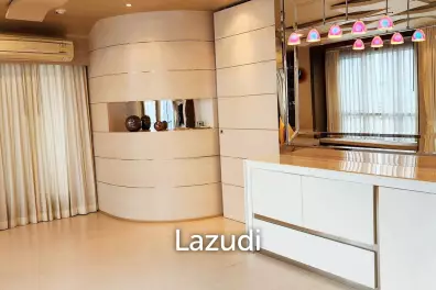 1 Bed 1 Bath 60 SQ.M Life @ Ratchada - Suthisan