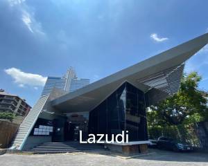 Prime Three-Story Showroom Building for Rent