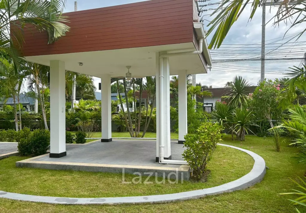 BLACK LOTUS : Quality 4 Bed Pool Villa