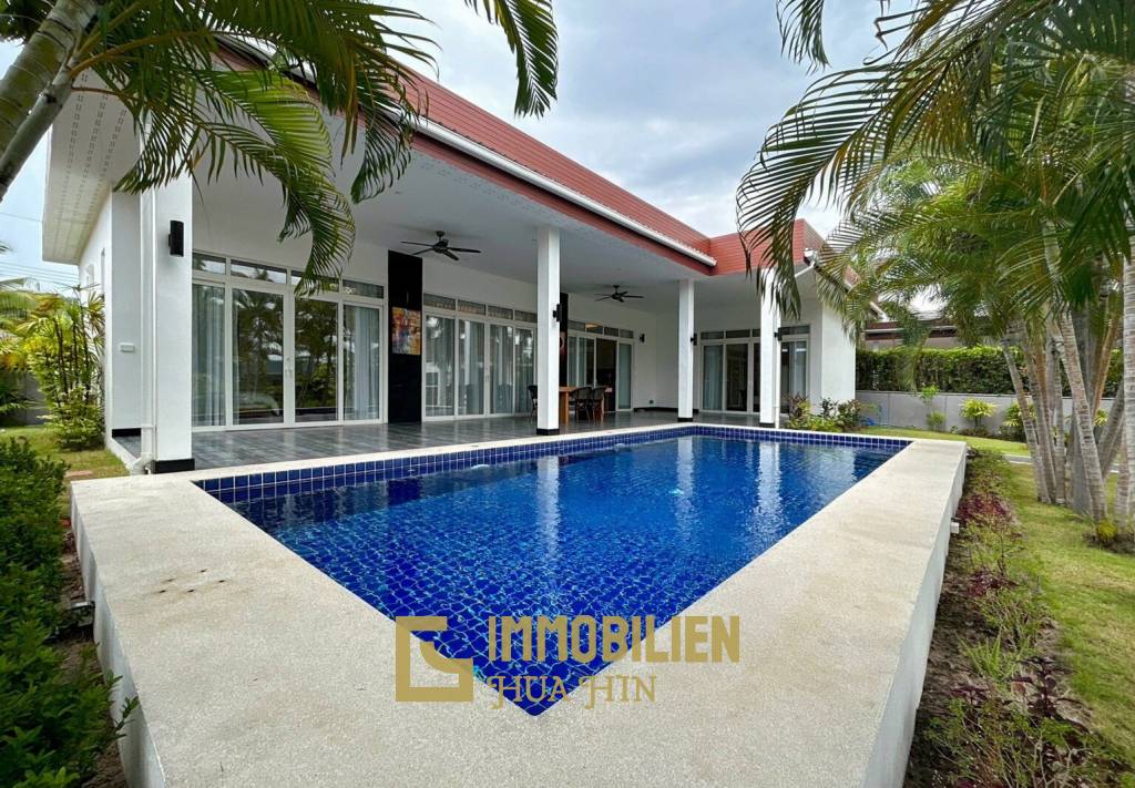 BLACK LOTUS : Quality 4 Bed Pool Villa