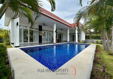 BLACK LOTUS : Quality 4 Bed Pool Villa