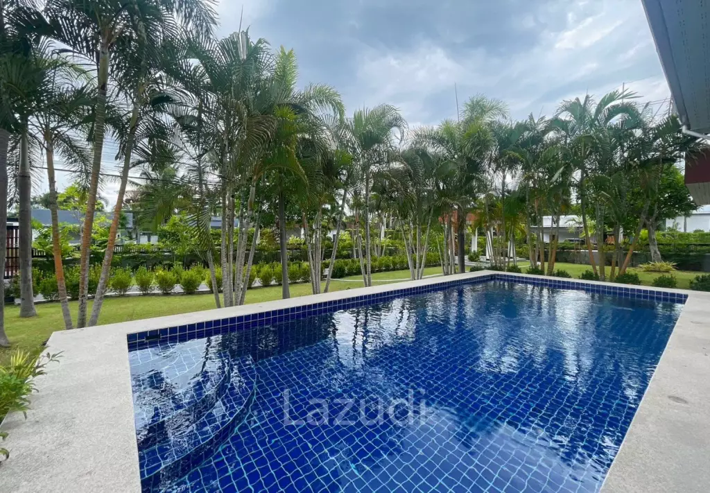 BLACK LOTUS : Quality 4 Bed Pool Villa