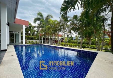 BLACK LOTUS : Quality 4 Bed Pool Villa