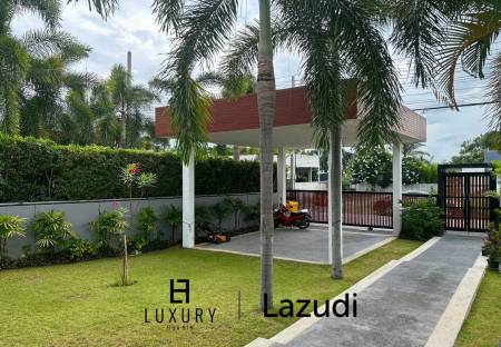 BLACK LOTUS : Quality 4 Bed Pool Villa