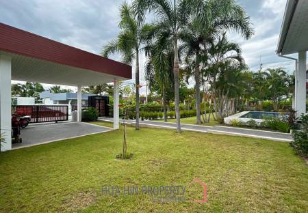 BLACK LOTUS : Quality 4 Bed Pool Villa