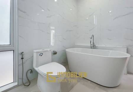 1,100 metro cuadrado 4 ` 4 Baño Villa de Venta